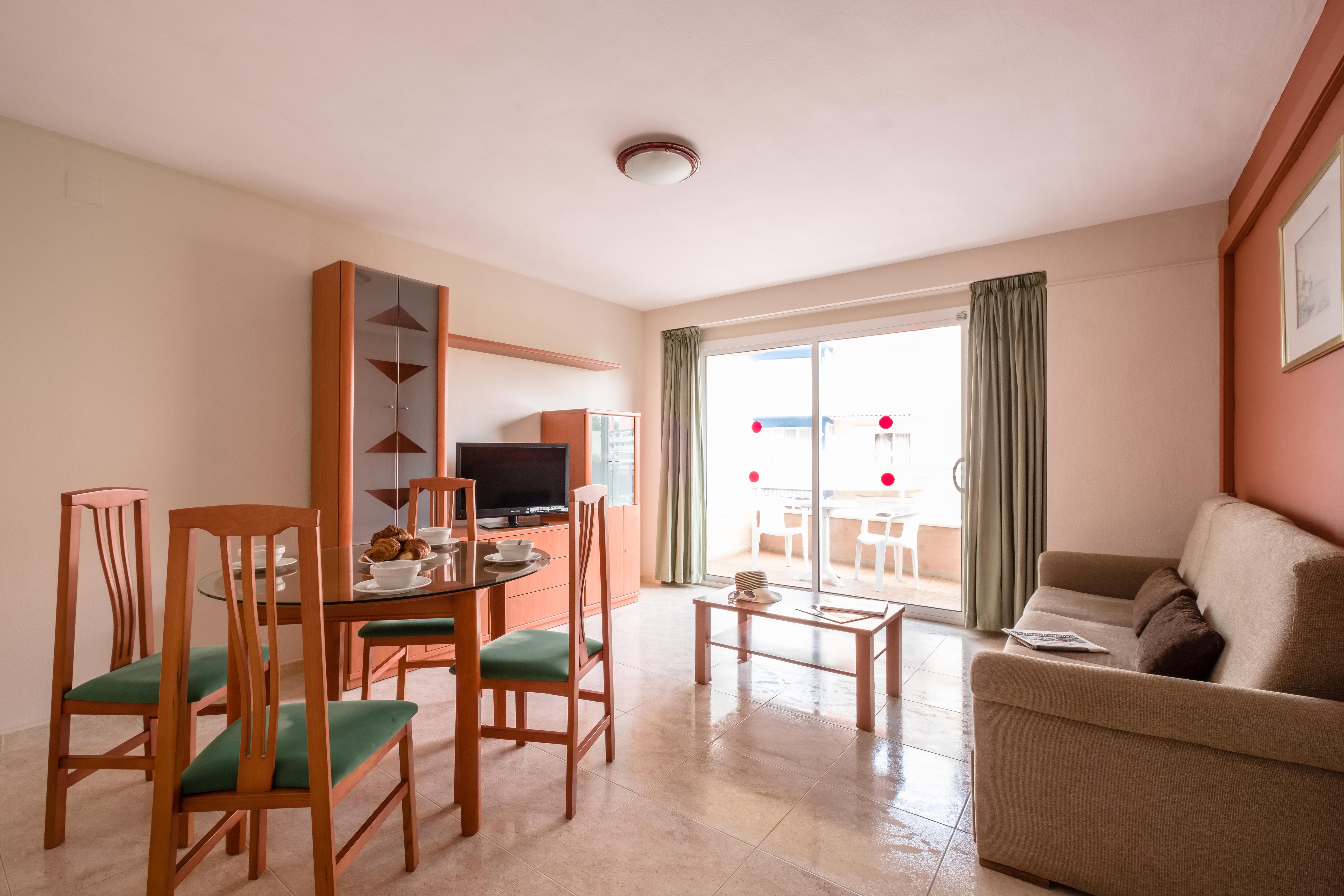 California Apartments Салоу Екстериор снимка