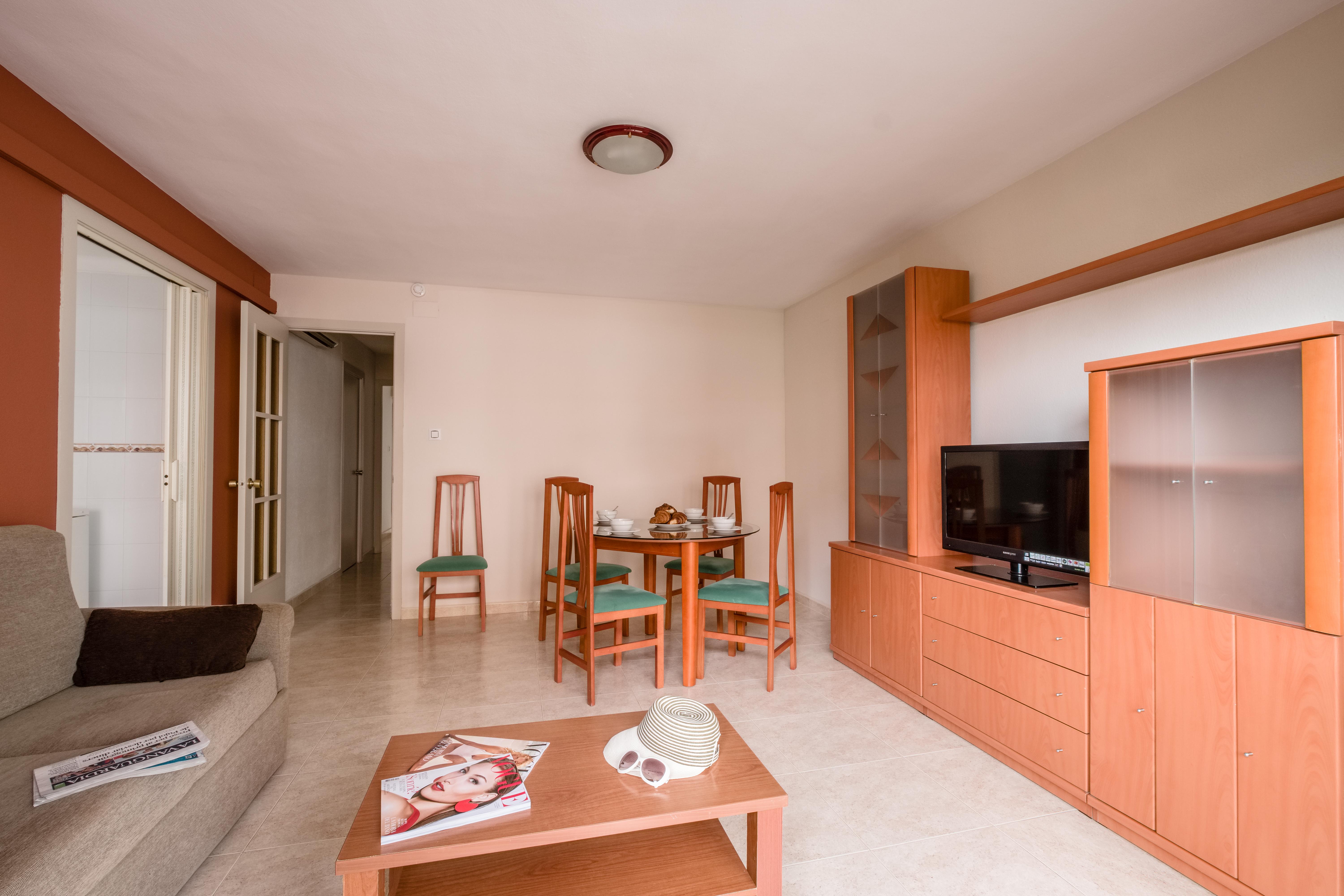 California Apartments Салоу Екстериор снимка
