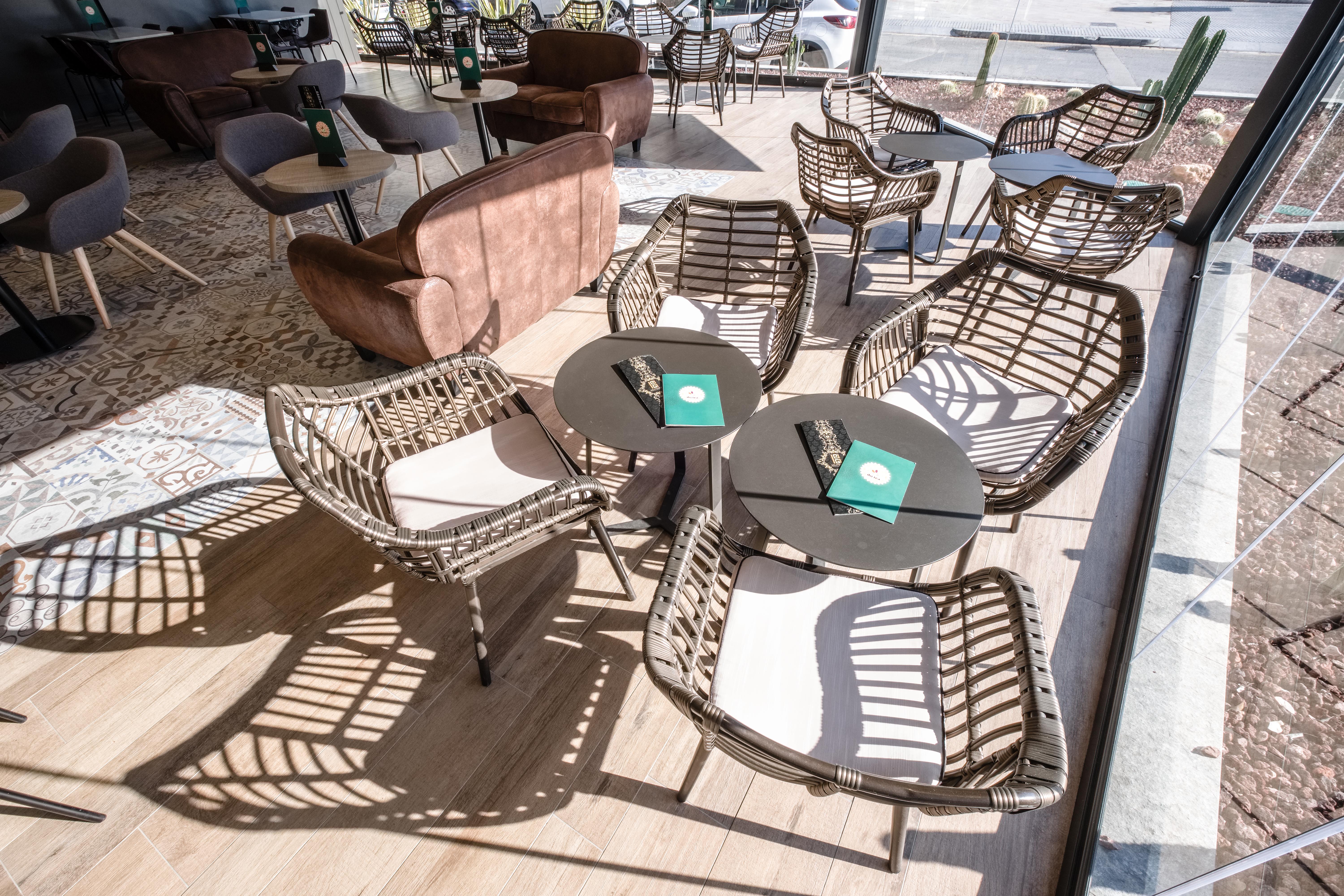 California Apartments Салоу Екстериор снимка