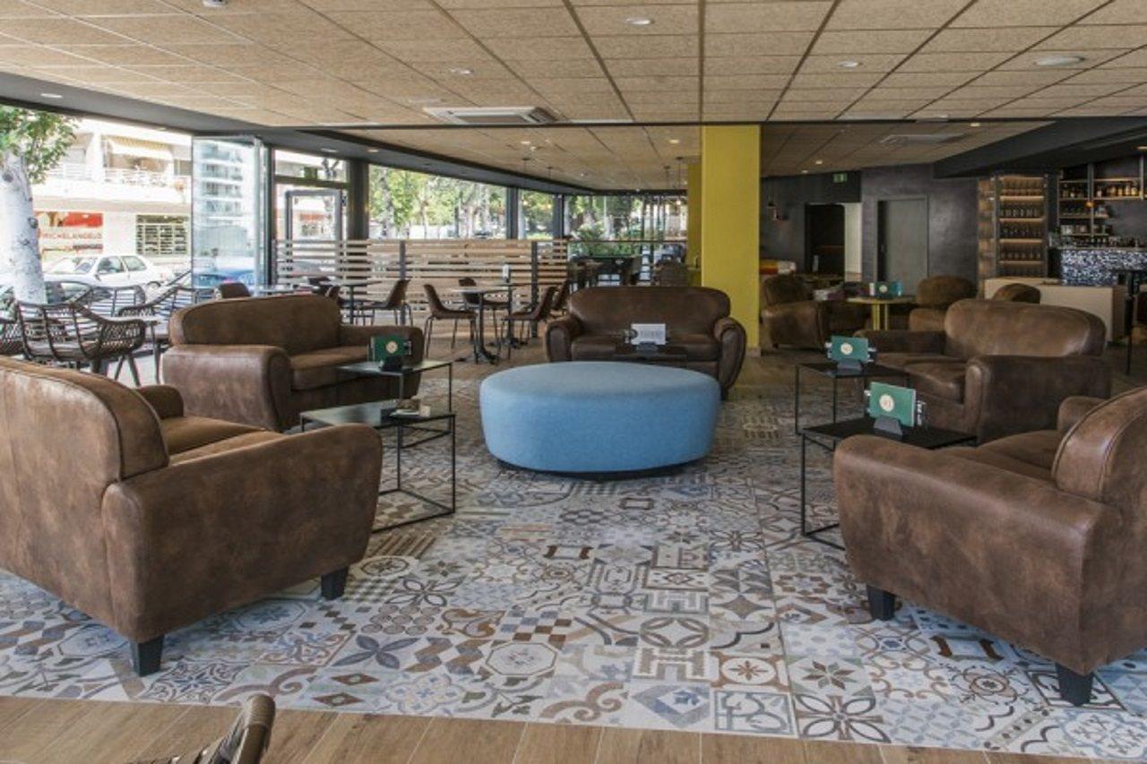 California Apartments Салоу Екстериор снимка