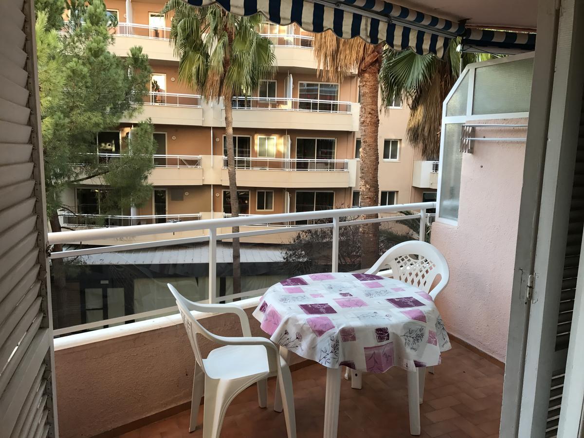 California Apartments Салоу Екстериор снимка