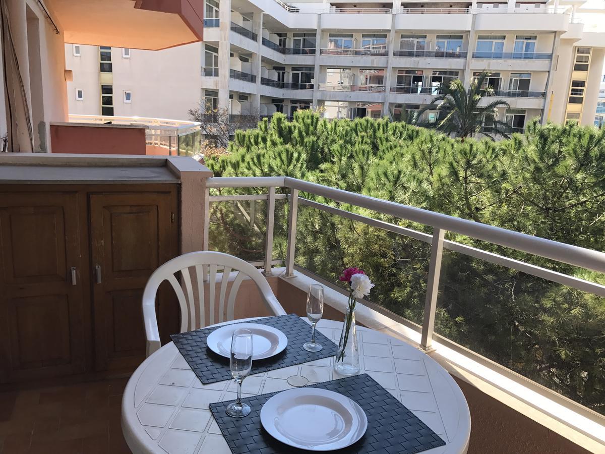 California Apartments Салоу Екстериор снимка