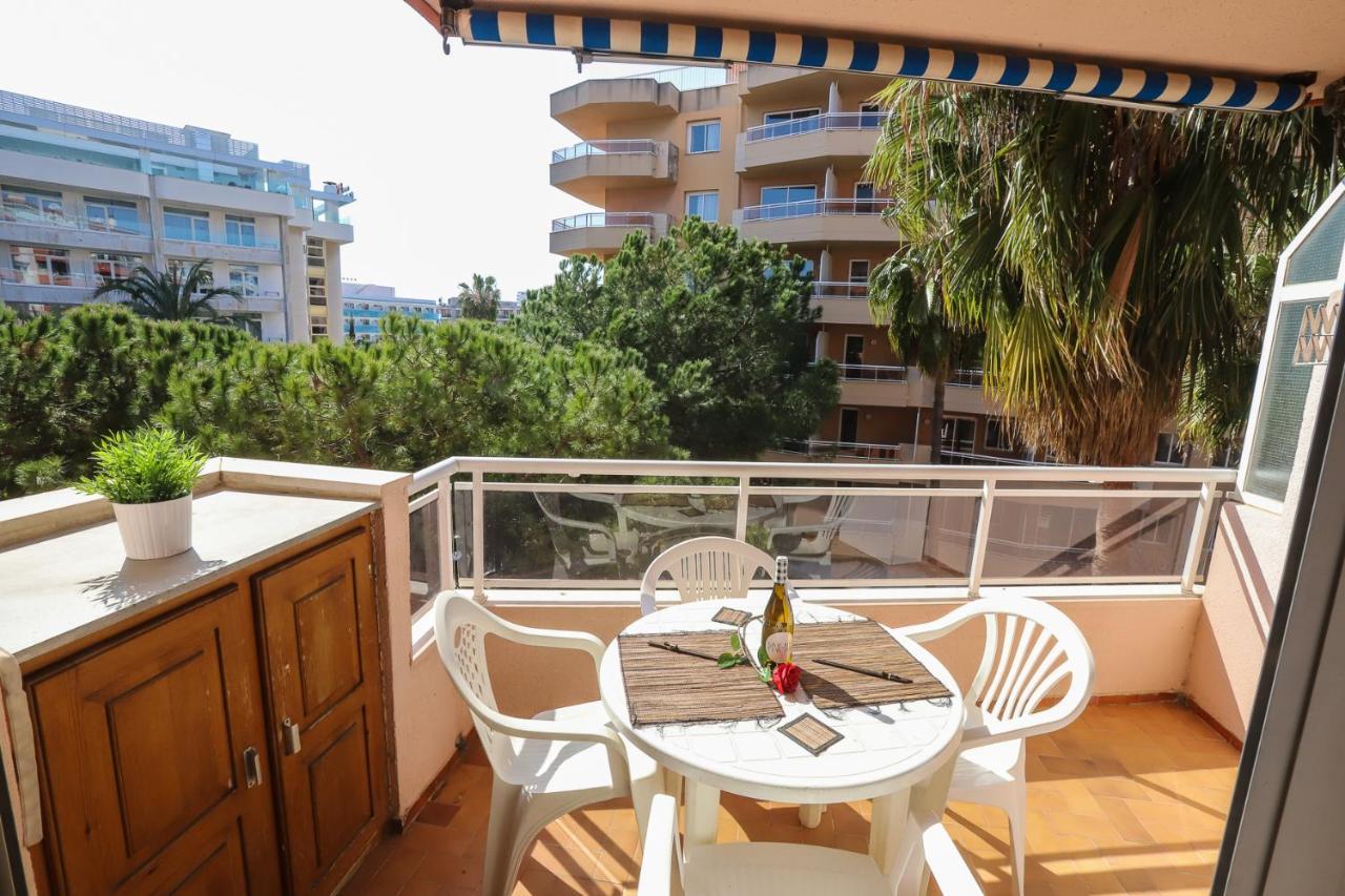 California Apartments Салоу Екстериор снимка