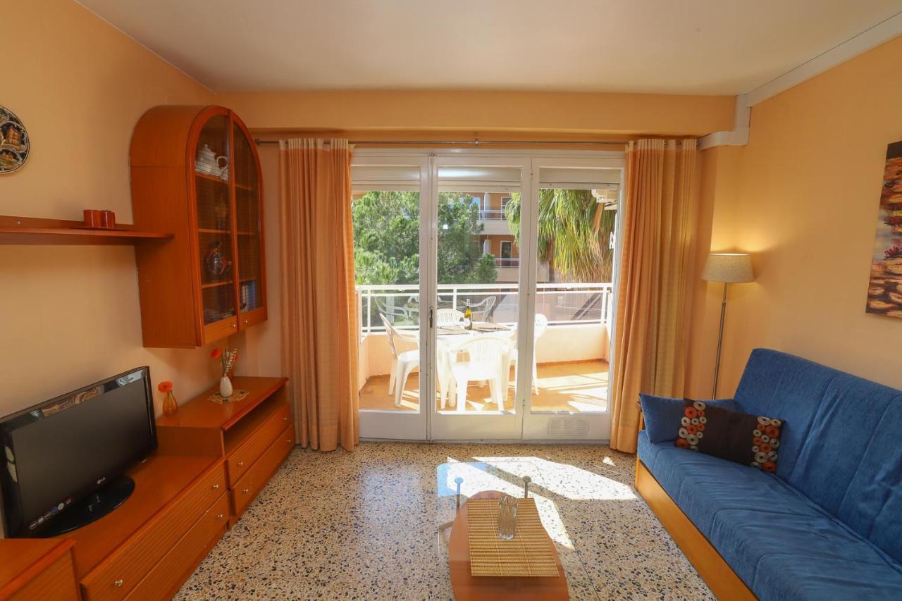 California Apartments Салоу Екстериор снимка